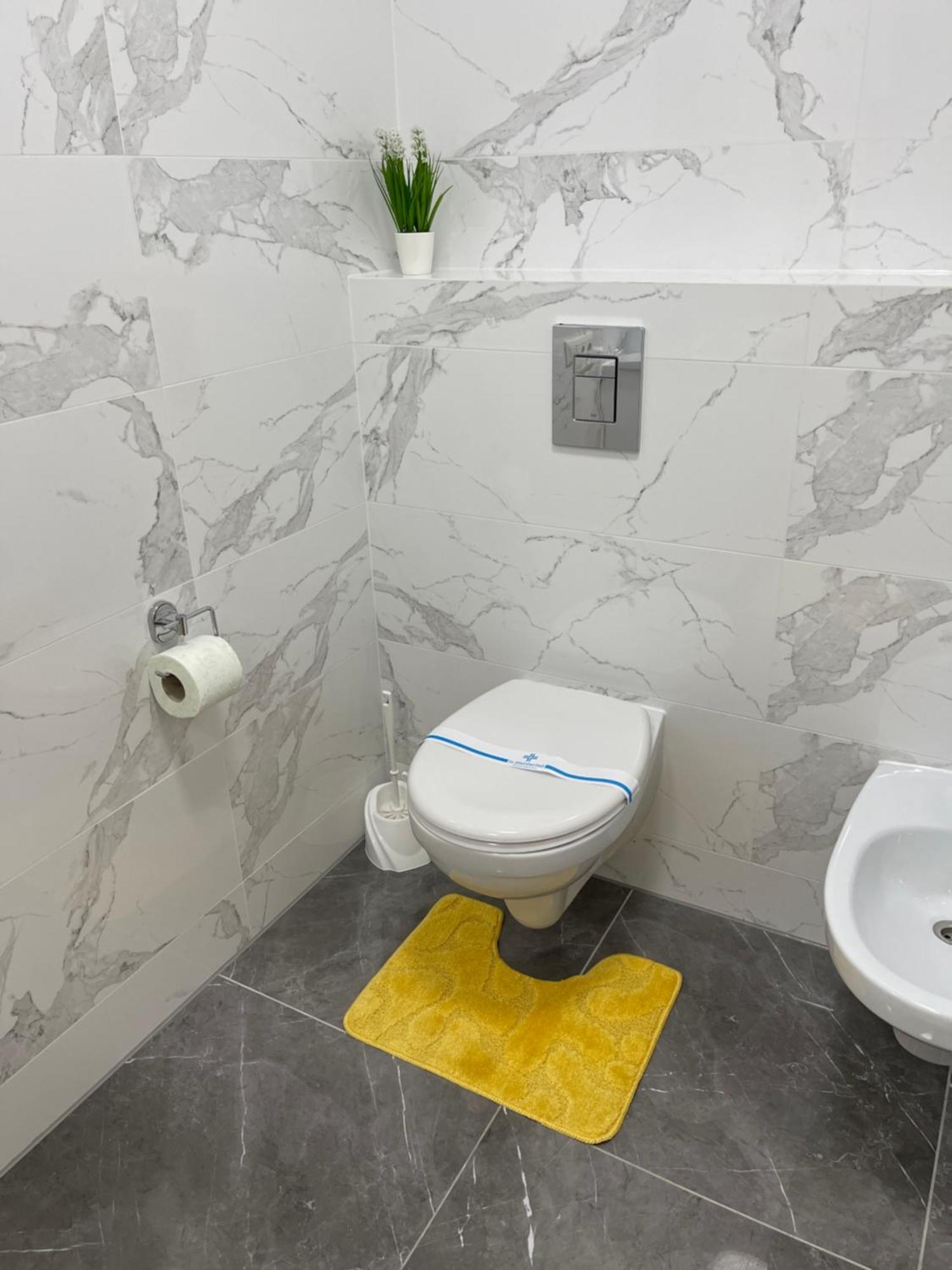 Sunny Home Apartments Апартаменти У Новобудові Поряд Медичний Центр Angelholm Дуже Чисто! Chernivtsi Exterior foto