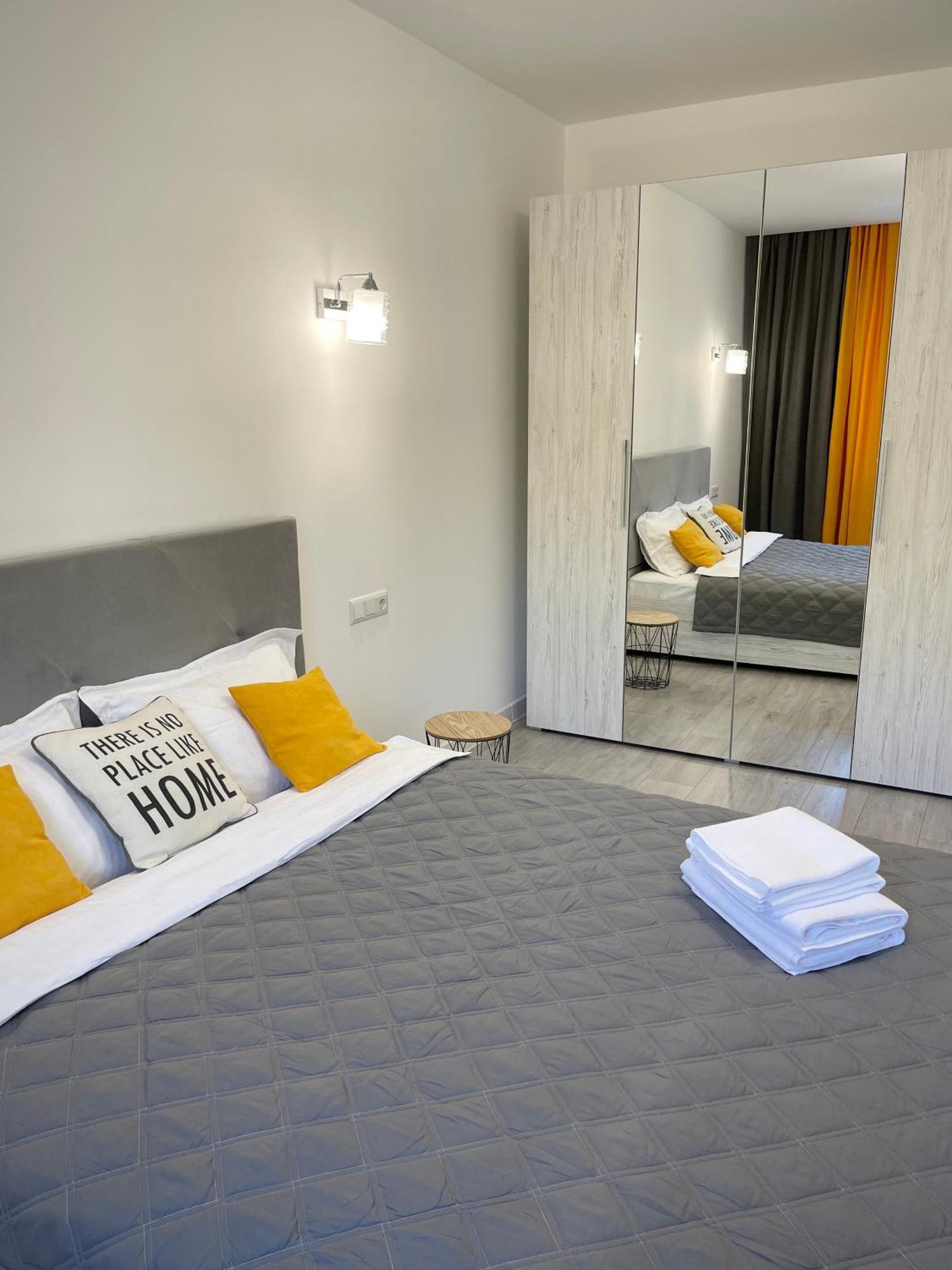 Sunny Home Apartments Апартаменти У Новобудові Поряд Медичний Центр Angelholm Дуже Чисто! Chernivtsi Exterior foto