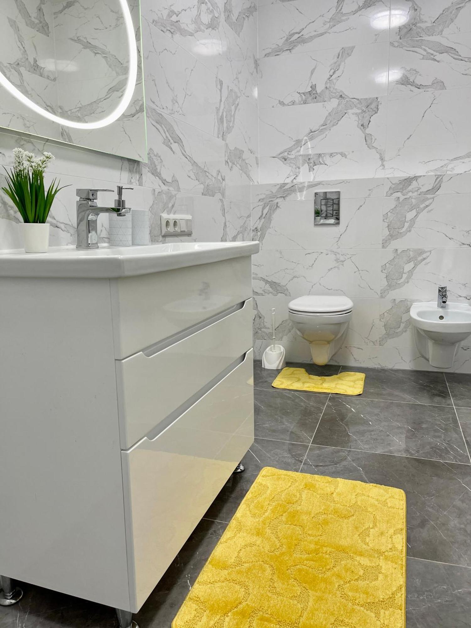 Sunny Home Apartments Апартаменти У Новобудові Поряд Медичний Центр Angelholm Дуже Чисто! Chernivtsi Exterior foto