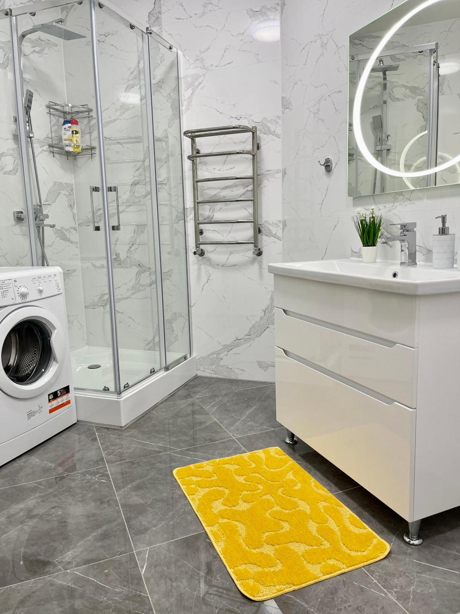 Sunny Home Apartments Апартаменти У Новобудові Поряд Медичний Центр Angelholm Дуже Чисто! Chernivtsi Exterior foto